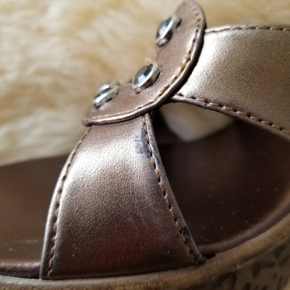 TRENDZONE Bronze Wedge Hutton Sandals Size 8M - Picture 10 of 12